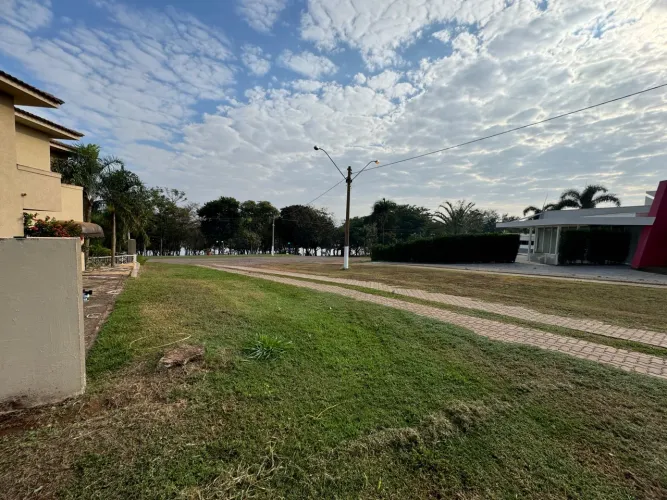 Terreno no Condomínio Costa Azul
