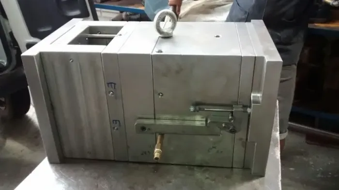 Molde para injeção de Copos Long Drink