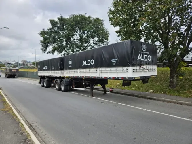 Bitrem Graneleiro Guerra Ano 2013 7.10 x 7.10 com pneus