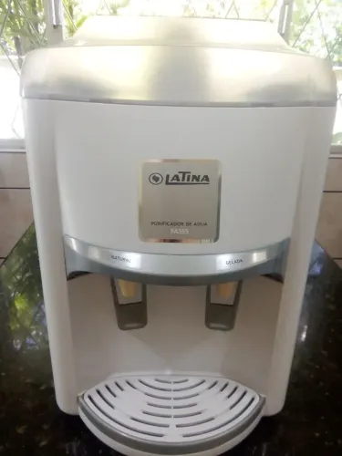 Purificador de água. 