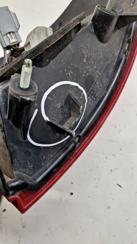 Lanterna Traseira Lado Esquerdo Volvo Xc60 2013 C/ Detalhe  Esquerdo Vermelho
