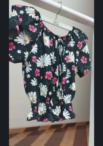 Blusa feminina floral tamanho P