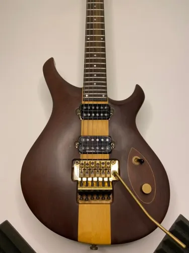 Guitarra Ledur Exclusiva com Floyd Rose + Seymor Duncan + Gotoh