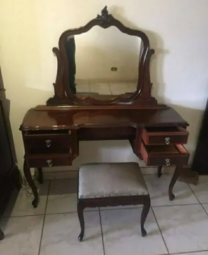 Móveis Antigos