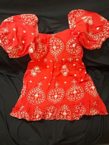 Vestido Vermelho com Bordados - Novo