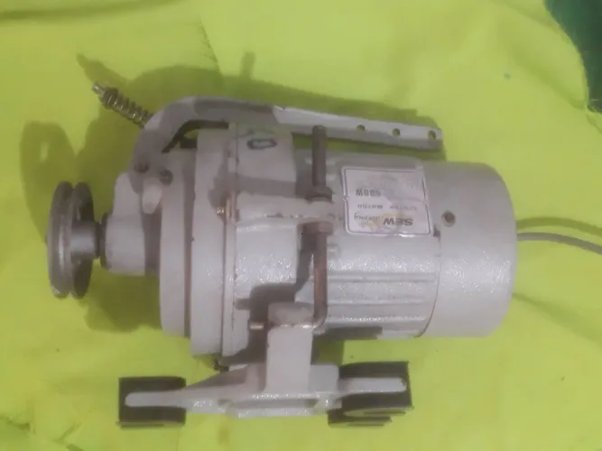 Conserto e venda de Motor de máquina de costura. 