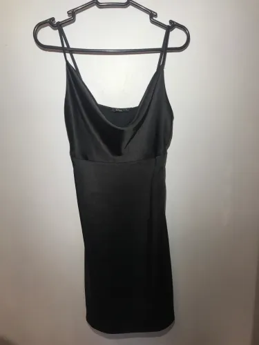 vestido cetim preto 