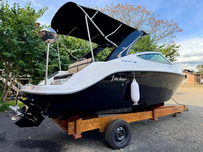 Focker 242 GTC - 2024 x1 Mercruiser 250 HP ñ Phantom Ventura Fs Nx Real Triton 
