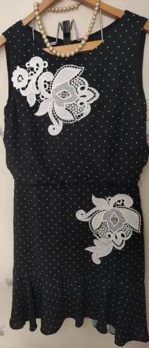 Amissima vestido poa com renda