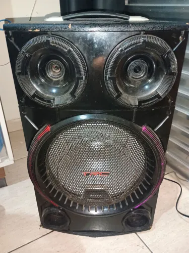 Caixa de som TRC 800w de potência 