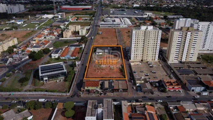 Terreno á Venda no bairro Morada do Ouro