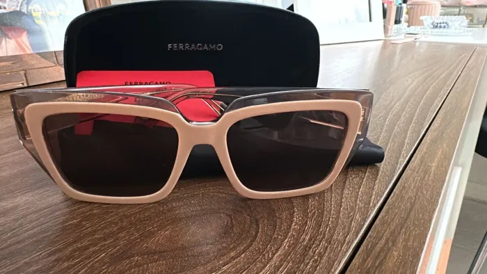 Óculos Ferragamo