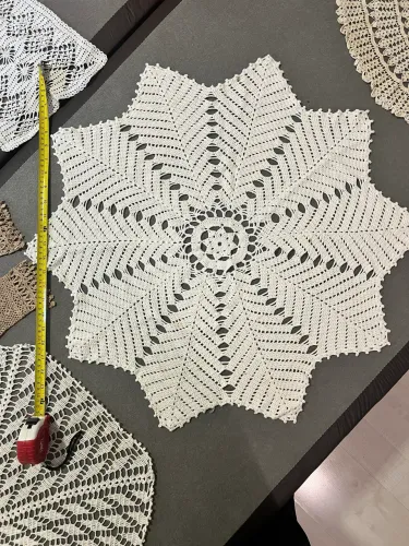 TOALHA BRANCA DE MESA EM CROCHE 65 cm