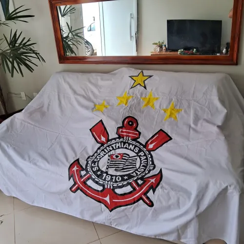 Bandeira do Corinthians, 3 metrôs por 1:80 metrôs 