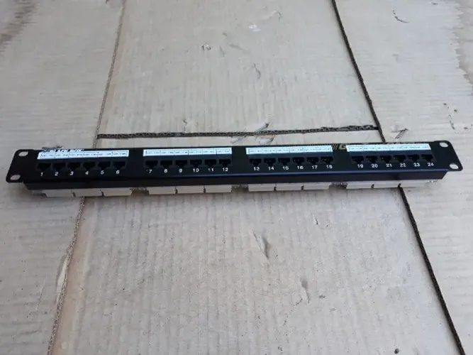 Patch Panel Blackbox Gigatrue Cat6 24 Portas Jpm610A-R6
