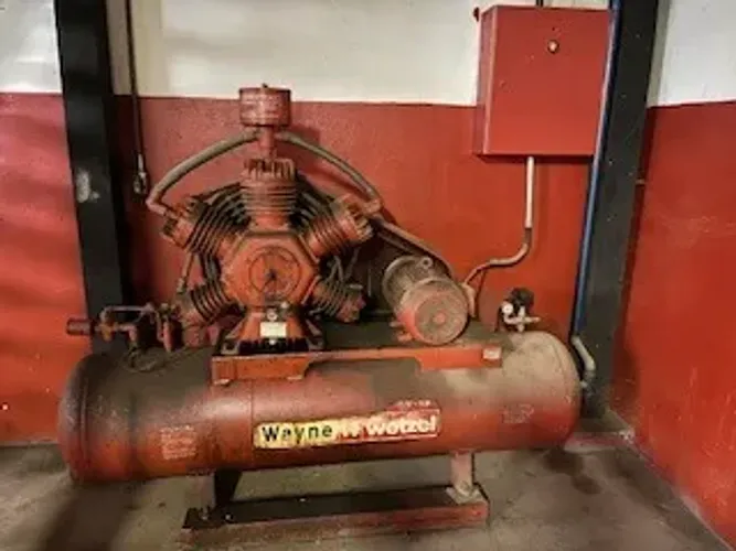 Compressor de ar Wayne 365 litros, 15 HP