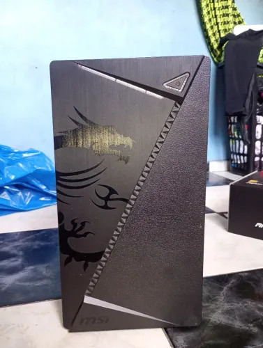 Gabinete Gamer MSI com LED + 1 Fan incluso