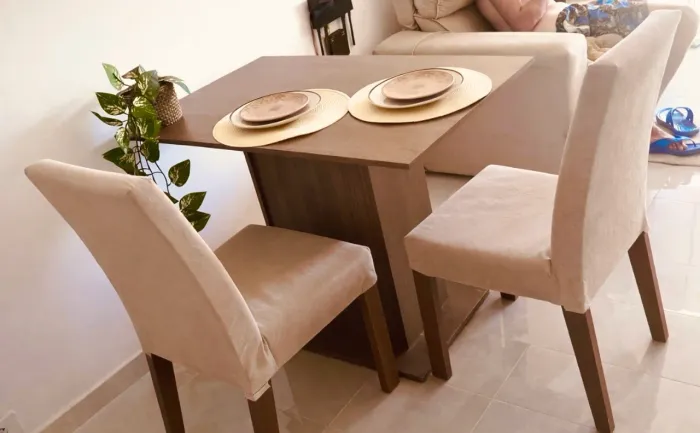 Mesa jantar + 2 cadeiras 