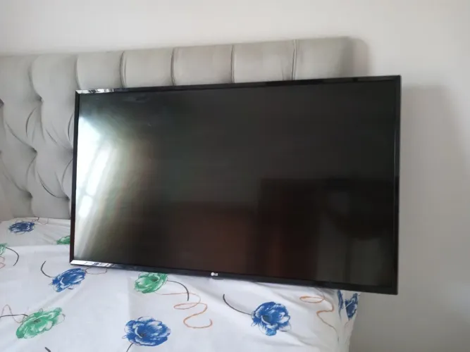 TV LG 43 com defeito 
