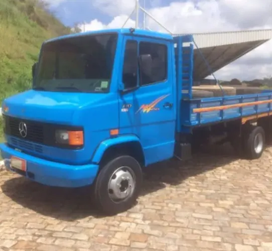 Mercedes-Benz 710 2012 Carroceria