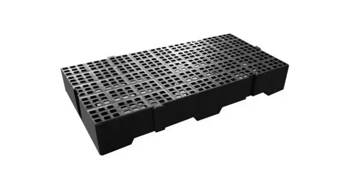 Estrado plástico Mod.82A cor preto R$79,90