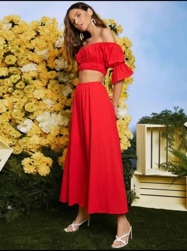 Conjunto Saia e Cropped Vermelho
