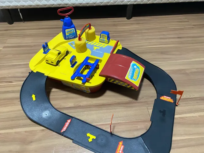 Lava jato de brinquedo (LEIA A DESCRIÇÃO)