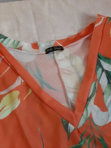 Vestido laranja floral Body Shape
