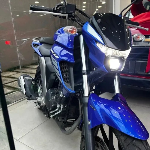 Yamaha Fzr 250 ano: 2023