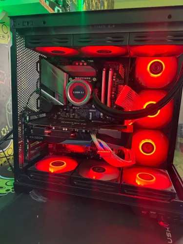 PC GAMER I7 10700F + RX 7600 8G