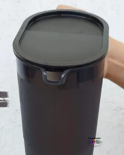 Jarra Ideal 1.1L preta Tupperware