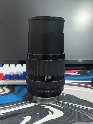 Sony 18-135mm f/3.5-5.6 SAM SAL18135 (A-mount)