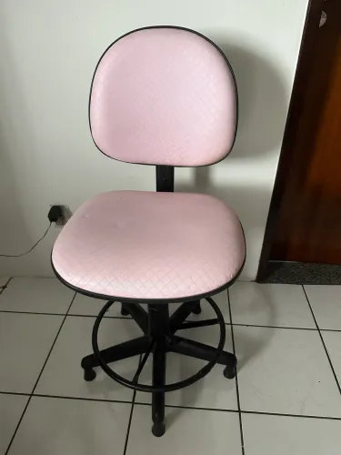 Cadeira de escritório caixa alta rosa