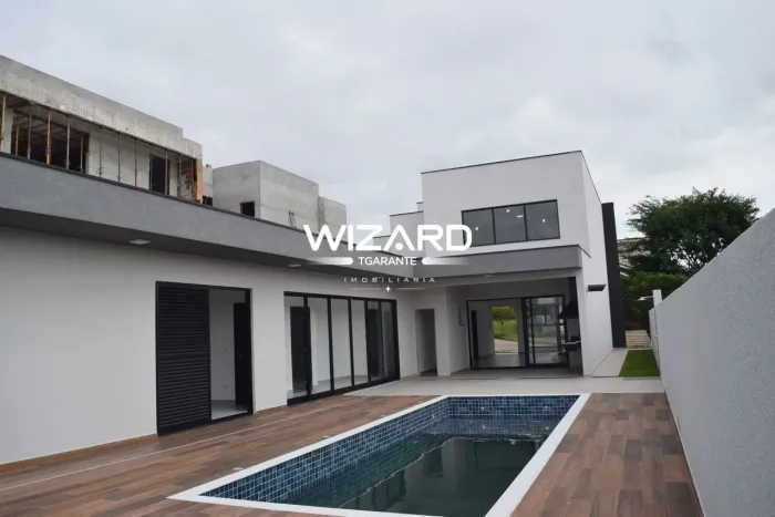 Casa de Condomínio em Atibaia, 4 suítes, piscina, ampla área lazer, para venda com 600 m²