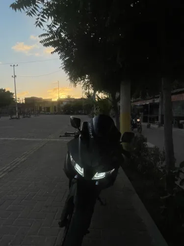 R15 Yamaha YZF 2025