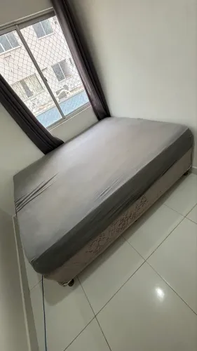 Cama Queen 198x158cm