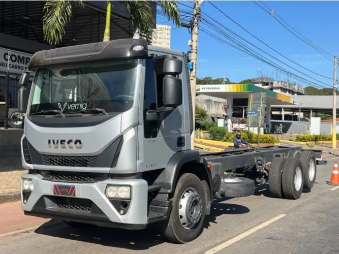 Caminhão Iveco Tector 24.280 24280 Truck 240E28 Ñ 2426 24260