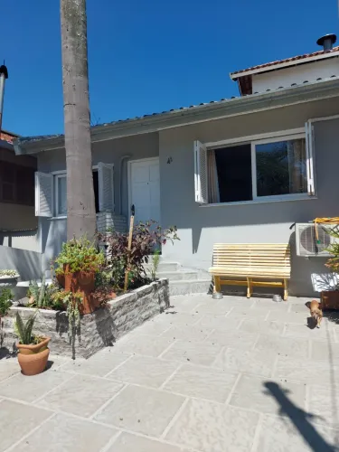 Casa com 3 dormitórios no Santa Lúcia