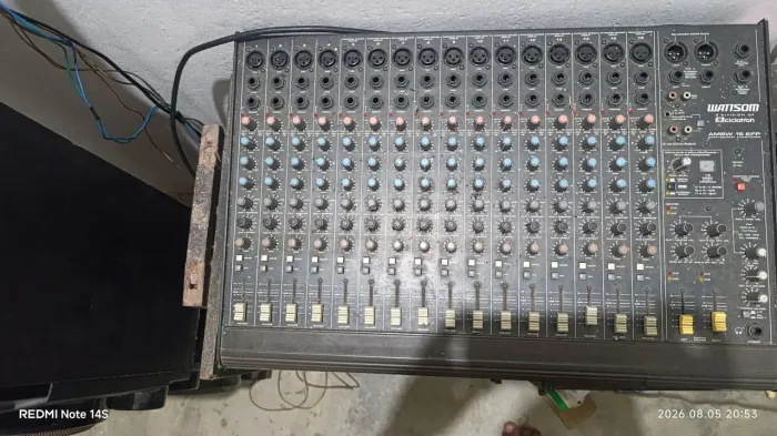 Mesa de 16 canal da Watson pra vender ou pra troca do meu interesse!!!!