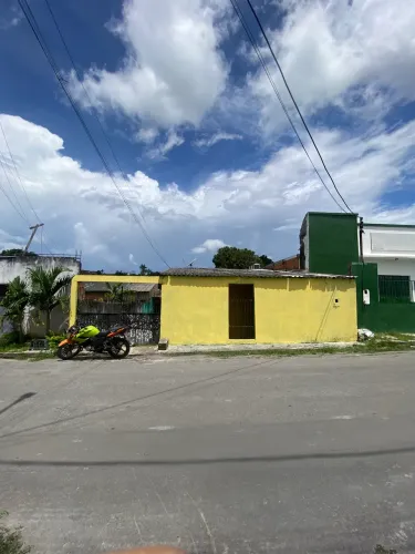  Vende-se Excelente Casa com Piscina + Kitnets 