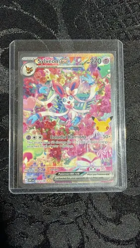 Carta Pokémon Sylveon ex (153/128) - Coleção Comemorativa de 30 Anos