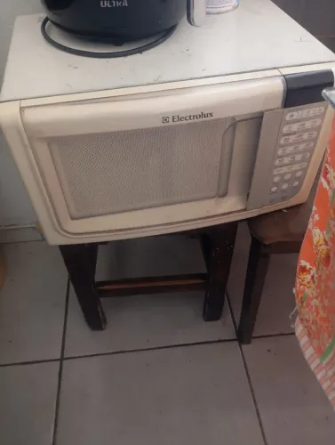 Vendo microondas usado 200 reais