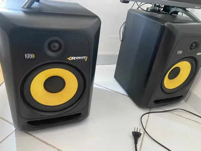 PAR MONITORES ROKIT 8 POLEGADAS G3