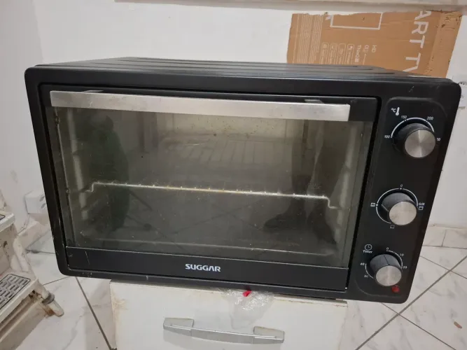 Vendo forno elétrico Suggar 50 litros. 