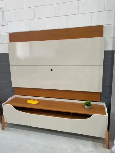 Rack + Painel OFF White e Amadeirado De 1,80