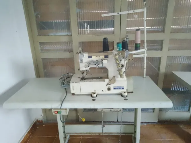 Máquinas de Costura Industrial Protex Ponto Cadeia Overclock + Galoneira
