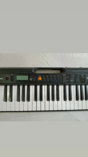 Vende-se teclado casio CT - S200 em perfeito estado