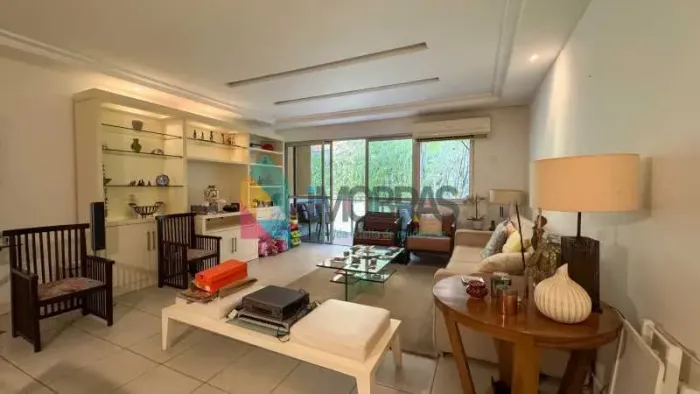 VENDA: Apartamento de 3 quartos com varandão e 2 vagas de garagem