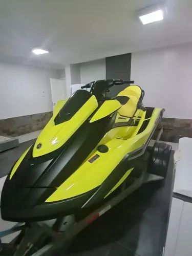 Jet ski Yamaha Cruiser fx ho 1800