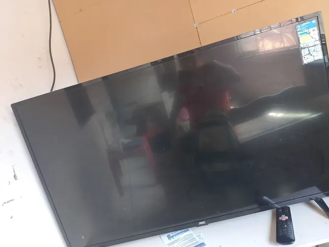 Vende se tv 43 aoc